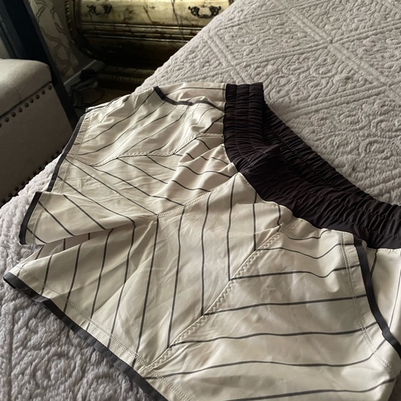 Excellent condition and clean - Picture 2 of 9